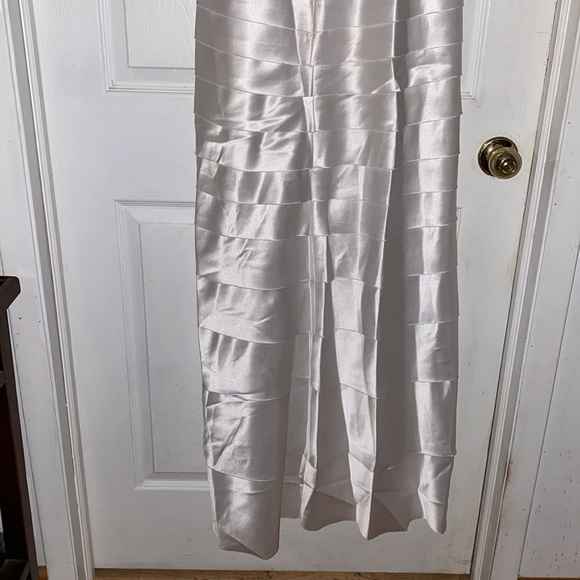 BCBG Haute white halter gown NWT size 8 - Picture 7 of 8